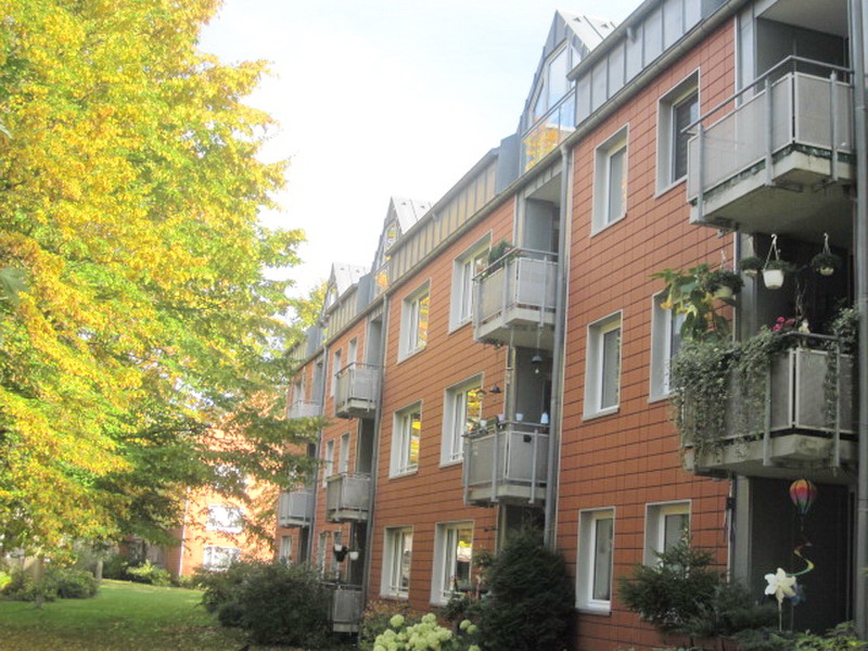 Modernisierte 4-Zimmer-Wohnung mit Balkon in Hamburg Rahlstedt - Foto 1