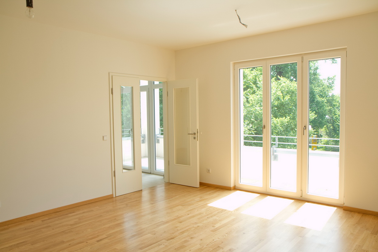 Wunderschöne großzügige Wohnung, Dusch- / Wannenbad, sep. G- Bad, EBK, Parkett, Fußbodenhzg., Balkon - Photo 2