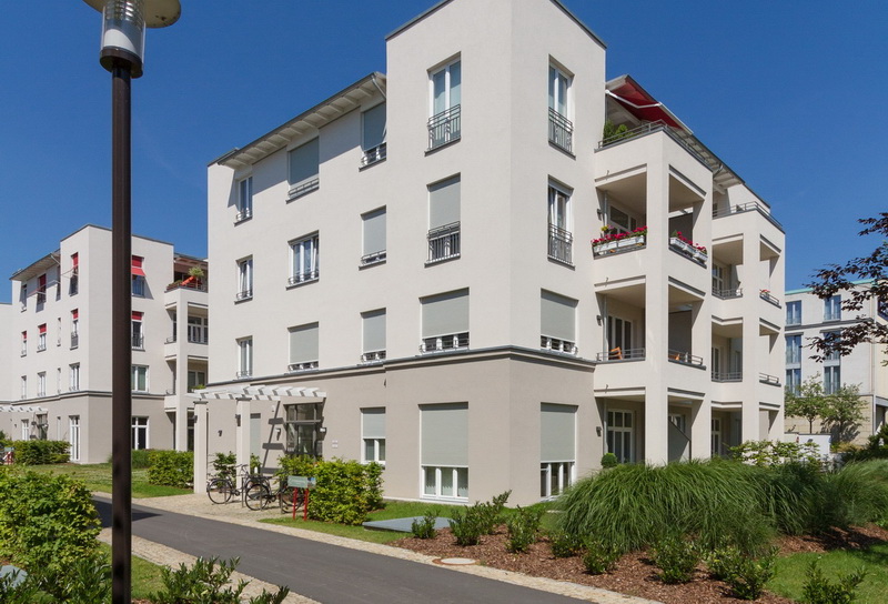Wunderschöne großzügige Wohnung, Dusch- / Wannenbad, sep. G- Bad, EBK, Parkett, Fußbodenhzg., Balkon - Photo 3