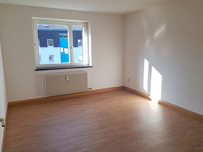 ruhig gelegene 5-Zimmer-Wohnung in Regensburg - Photo 4